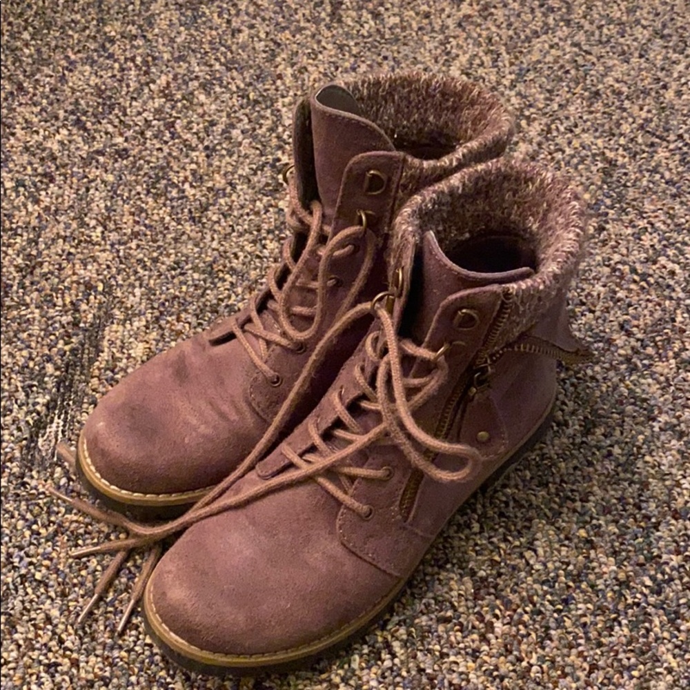 Combat boots